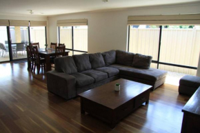 Southern River Family Accommodation. Free WiFi